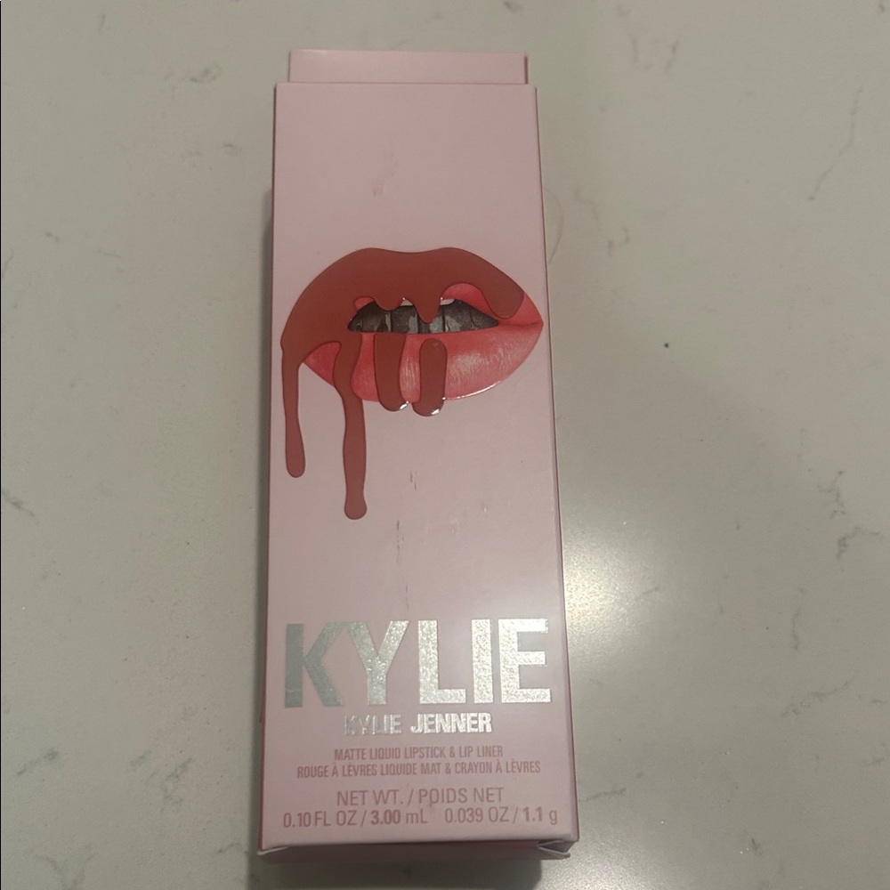Kylie Jenner Matte Liquid Lipstick & Lip Liner - in Sweater Weather 704